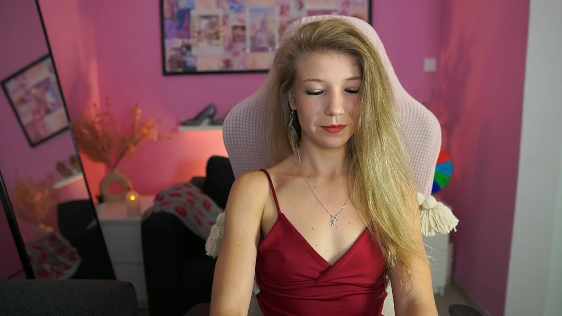 Gallery image thumbnail from Missicute's myfreecams stream on, 10/22/2025, 15:58 image 18 of 20