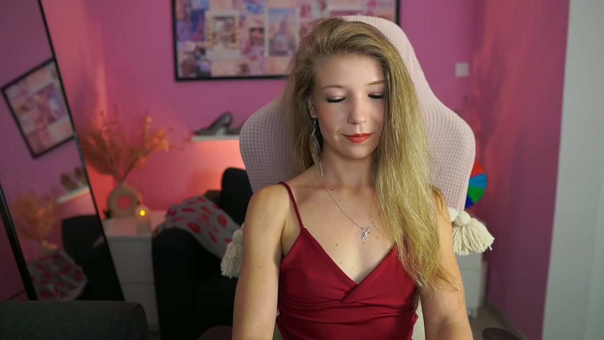 Gallery image thumbnail from Missicute's myfreecams stream on, 10/22/2025, 15:58 image 16 of 20