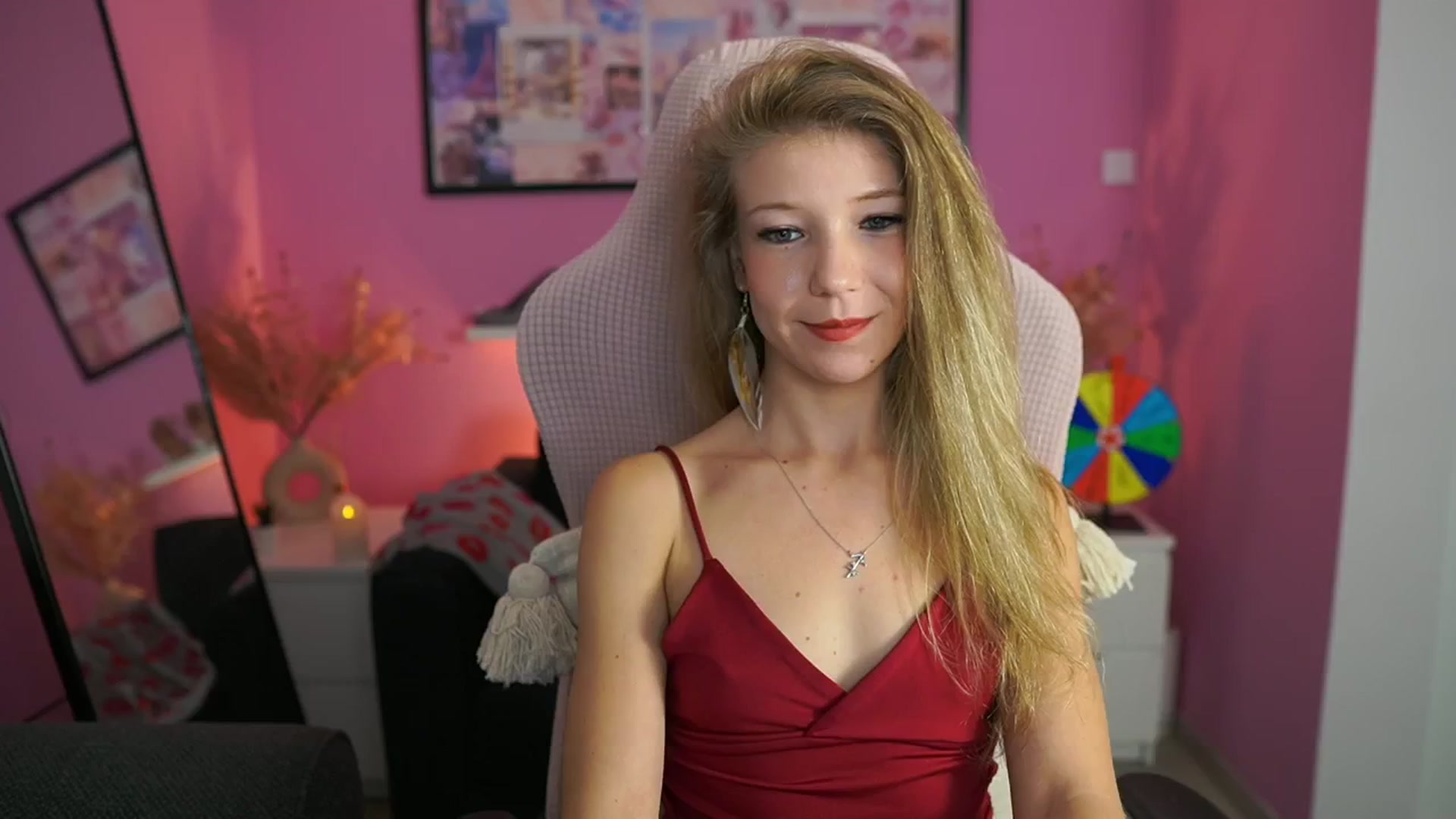 Gallery image thumbnail from Missicute's myfreecams stream on, 10/22/2025, 15:58 image 12 of 20