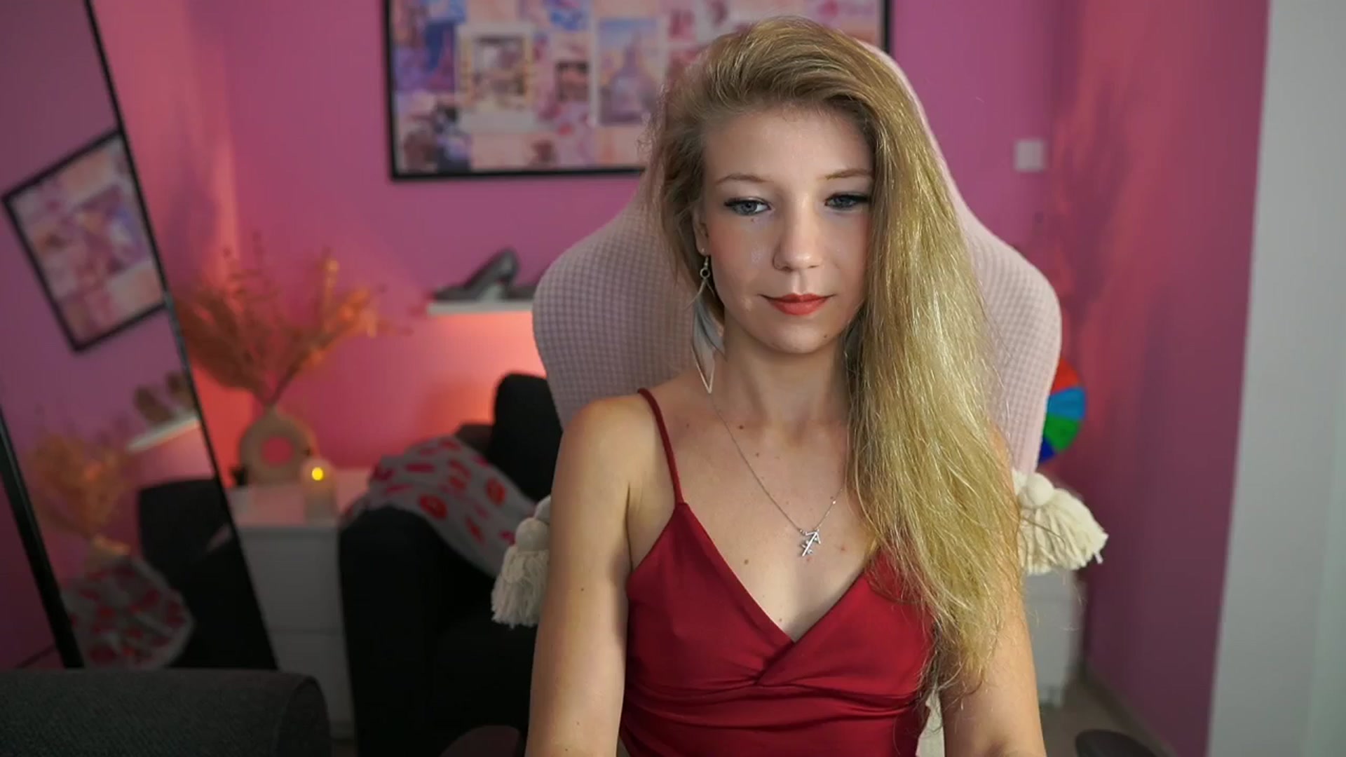 Gallery image thumbnail from Missicute's myfreecams stream on, 10/22/2025, 15:58 image 14 of 20