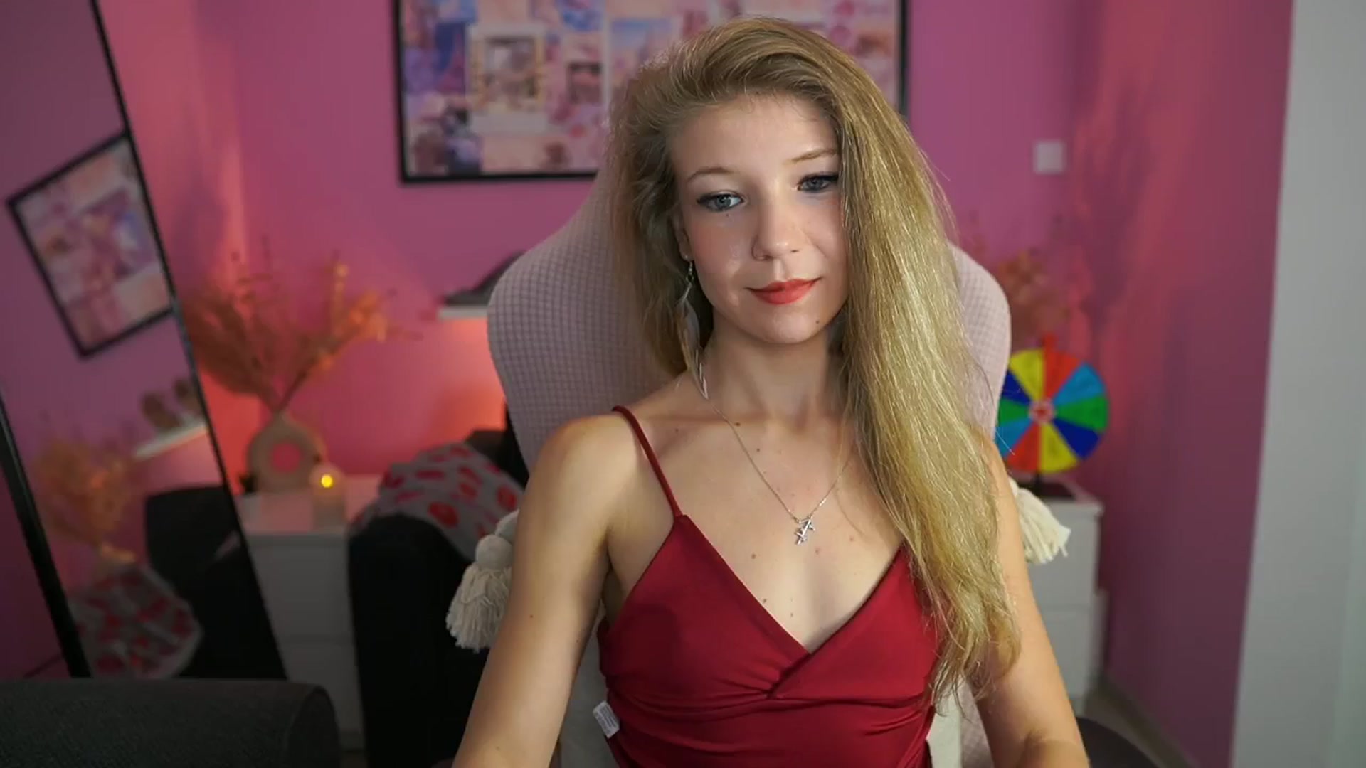 Gallery image thumbnail from Missicute's myfreecams stream on, 10/22/2025, 15:58 image 8 of 20
