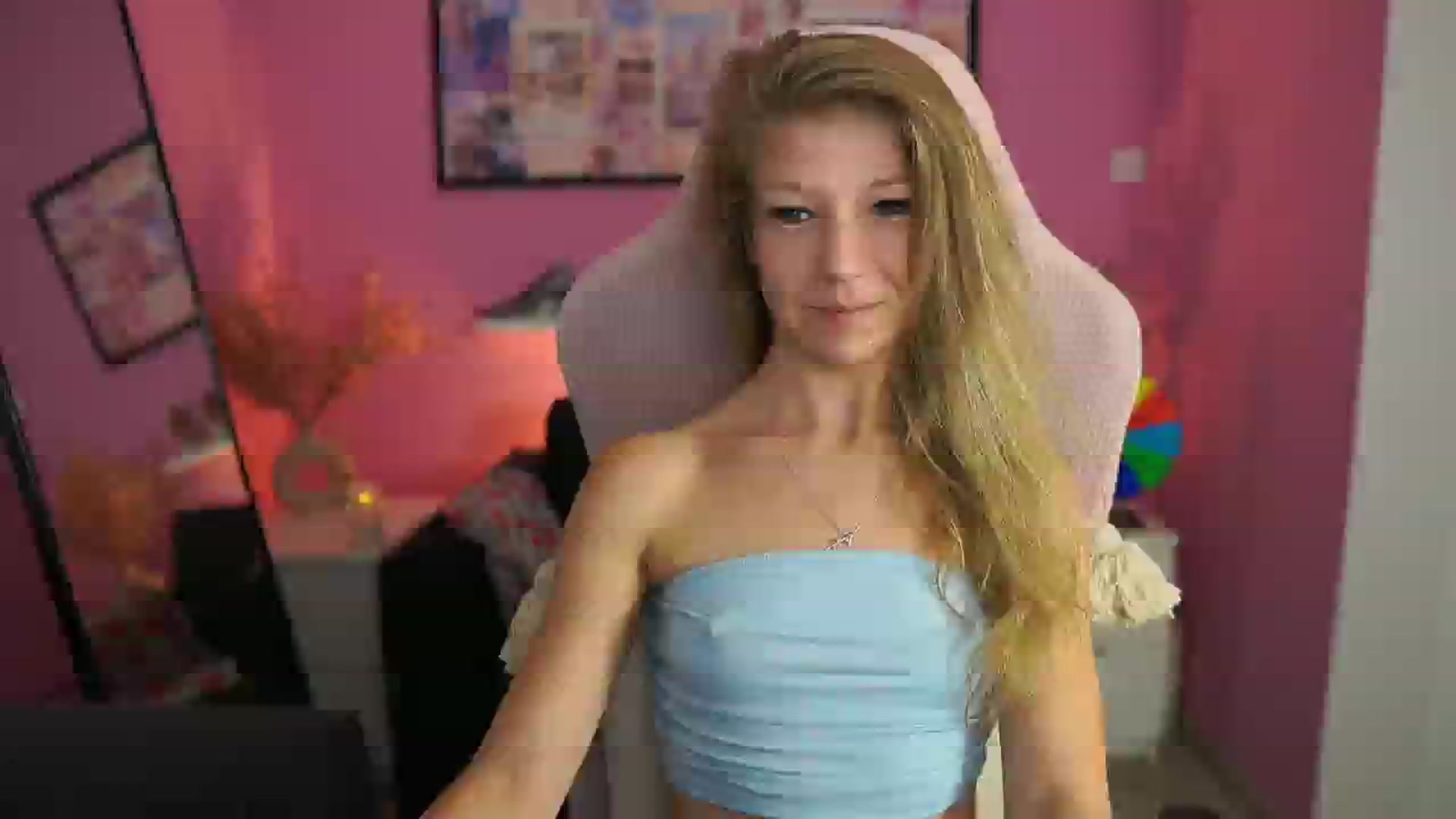 Gallery image thumbnail from Missicute's myfreecams stream on, 10/23/2025, 16:29 image 5 of 20