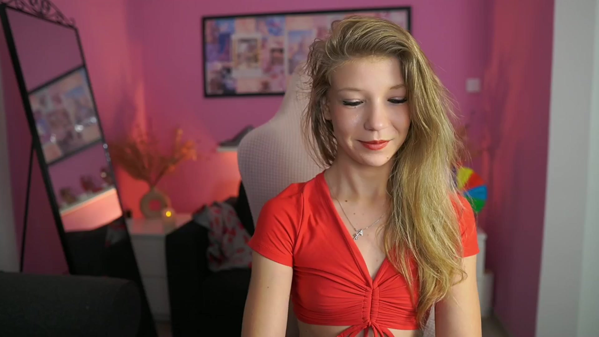 Gallery image thumbnail from Missicute's myfreecams stream on, 10/27/2025, 21:44 image 14 of 20