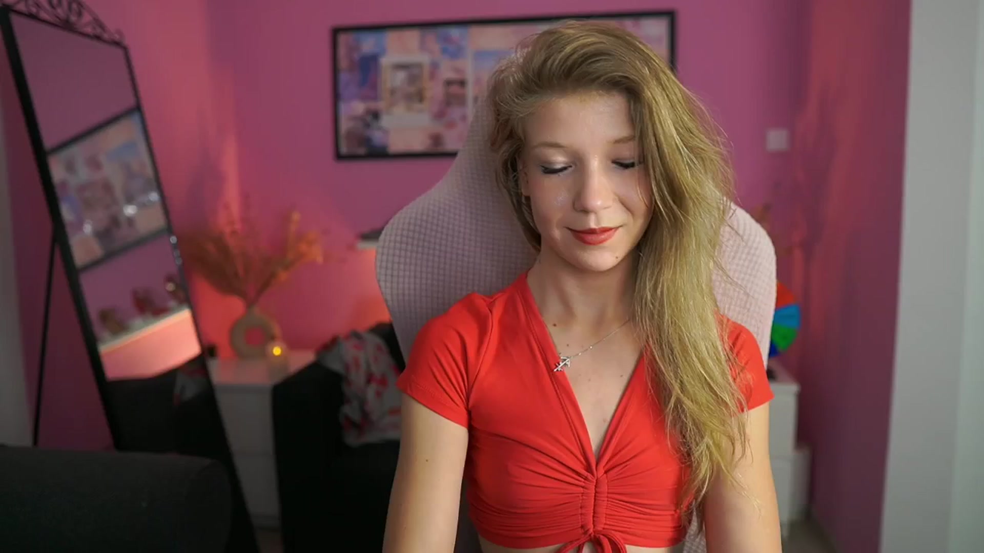 Gallery image thumbnail from Missicute's myfreecams stream on, 10/27/2025, 21:44 image 10 of 20