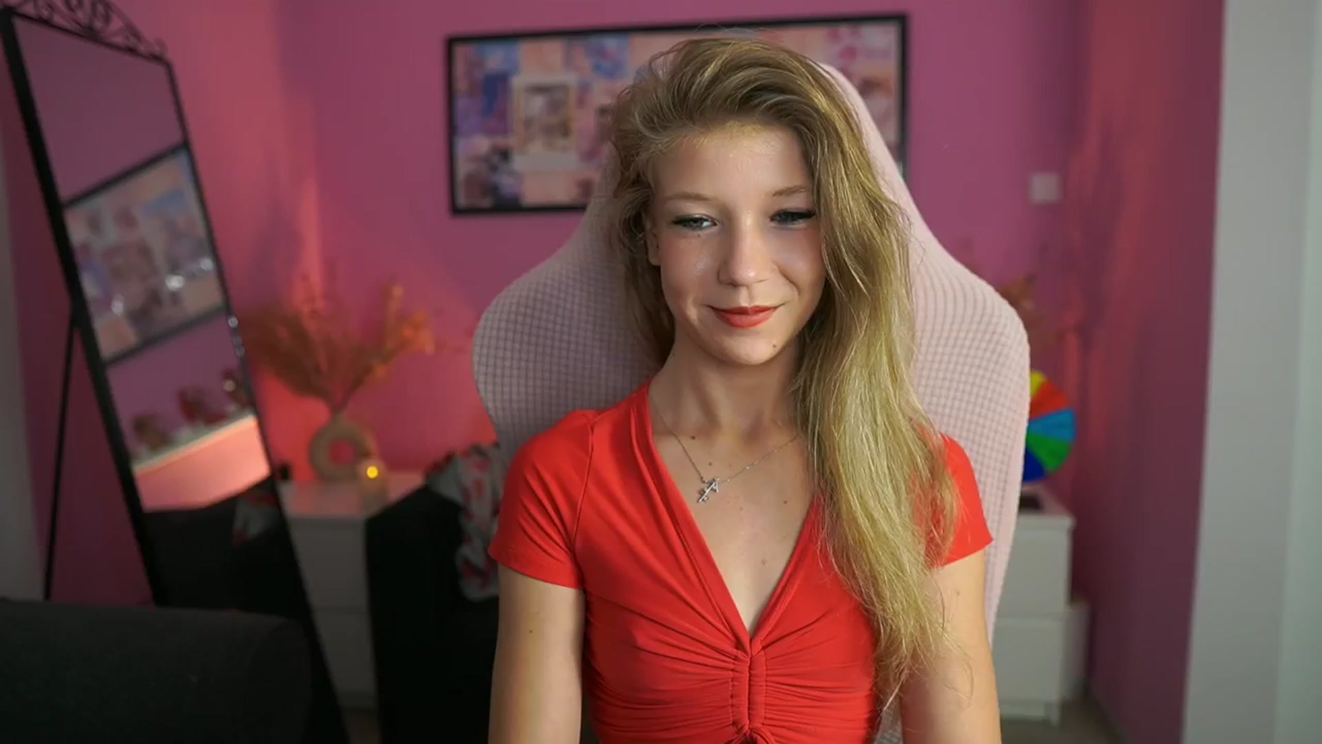 Gallery image thumbnail from Missicute's myfreecams stream on, 10/27/2025, 21:44 image 8 of 20