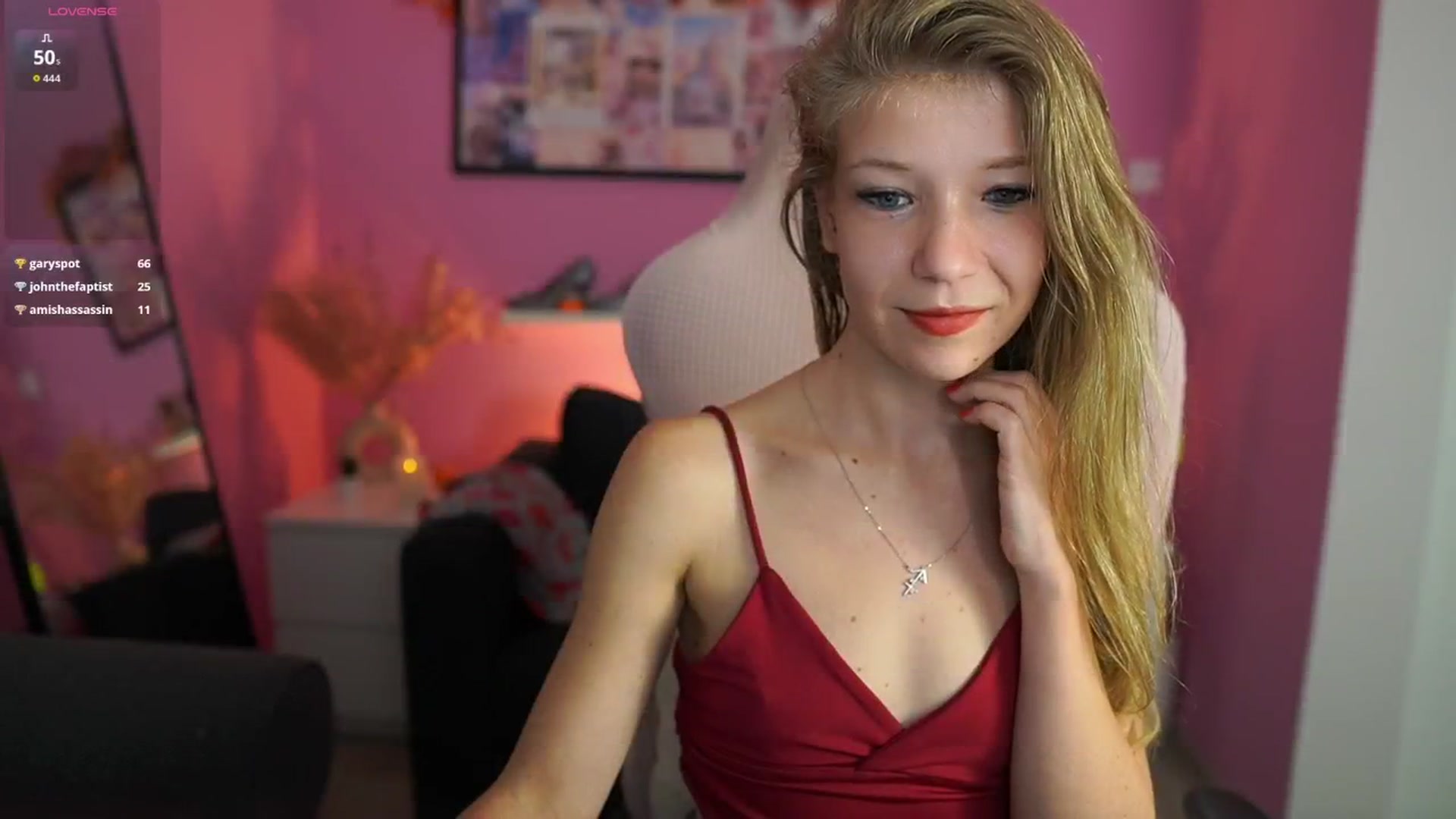Gallery image thumbnail from Missicute's myfreecams stream on, 10/28/2025, 20:49 image 14 of 20