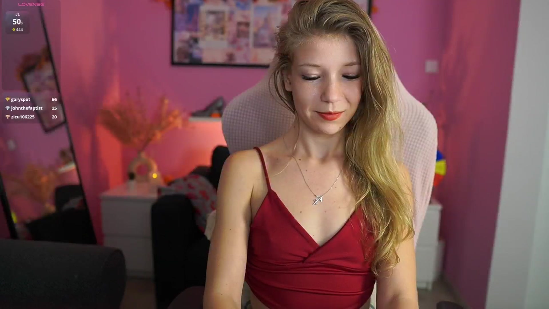 Gallery image thumbnail from Missicute's myfreecams stream on, 10/28/2025, 20:49 image 17 of 20