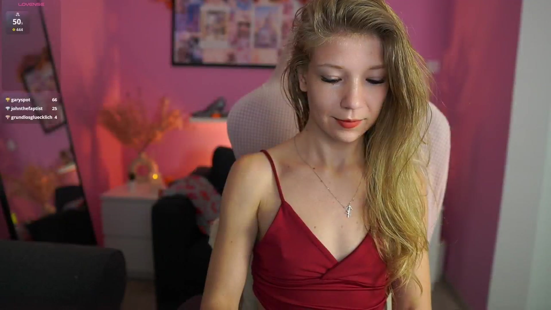 Gallery image thumbnail from Missicute's myfreecams stream on, 10/28/2025, 20:49 image 7 of 20