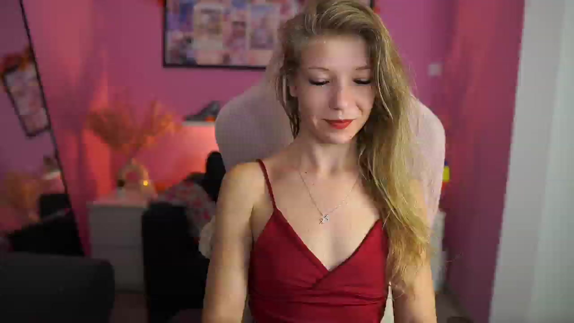 Gallery image thumbnail from Missicute's myfreecams stream on, 10/29/2025, 24:30 image 8 of 20