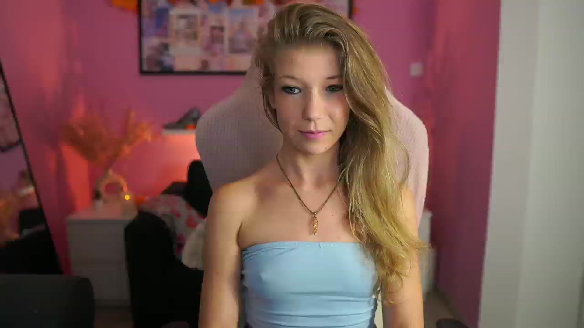 Gallery image thumbnail from Missicute's myfreecams stream on, 11/01/2025, 21:09 image 12 of 20