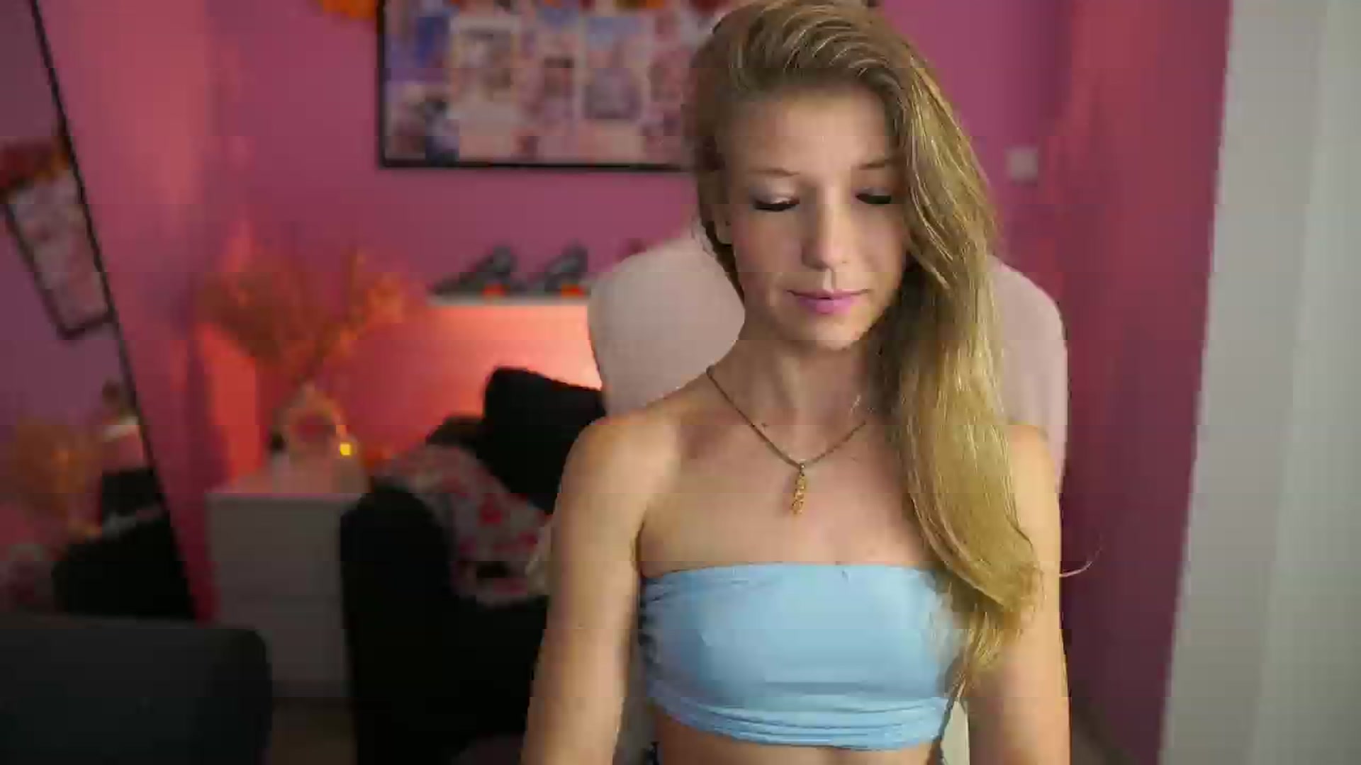 Gallery image thumbnail from Missicute's myfreecams stream on, 11/01/2025, 22:14 image 19 of 20
