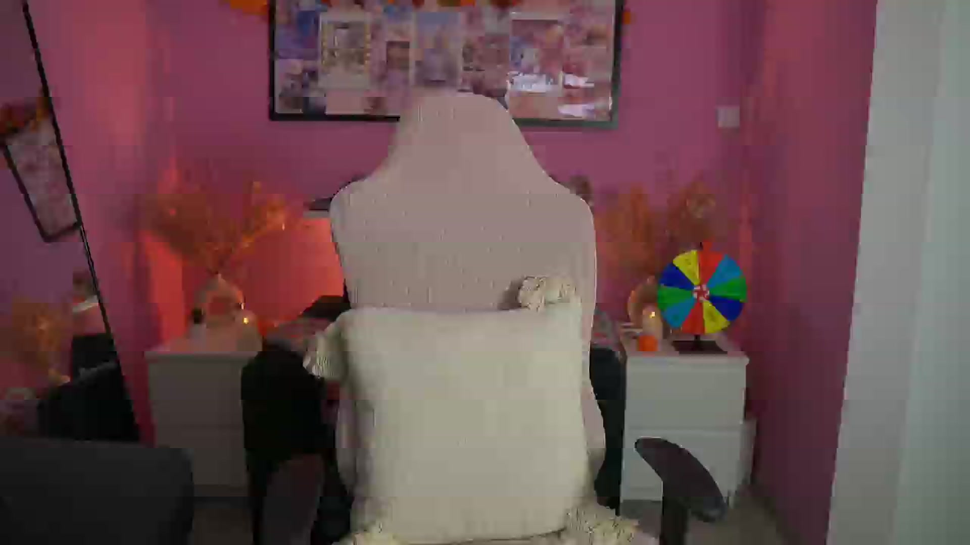 Gallery image thumbnail from Missicute's myfreecams stream on, 11/01/2025, 22:14 image 5 of 20