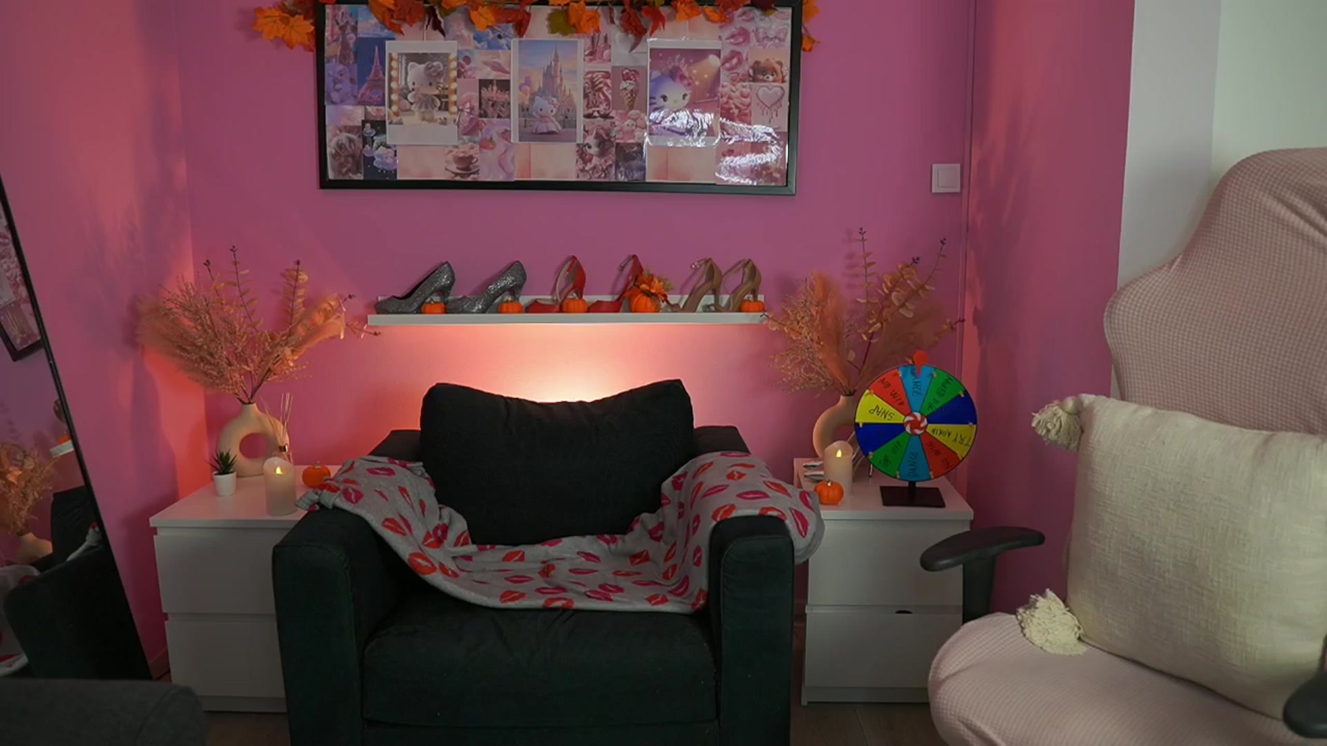 Gallery image thumbnail from Missicute's myfreecams stream on, 11/10/2025, 22:08 image 6 of 20