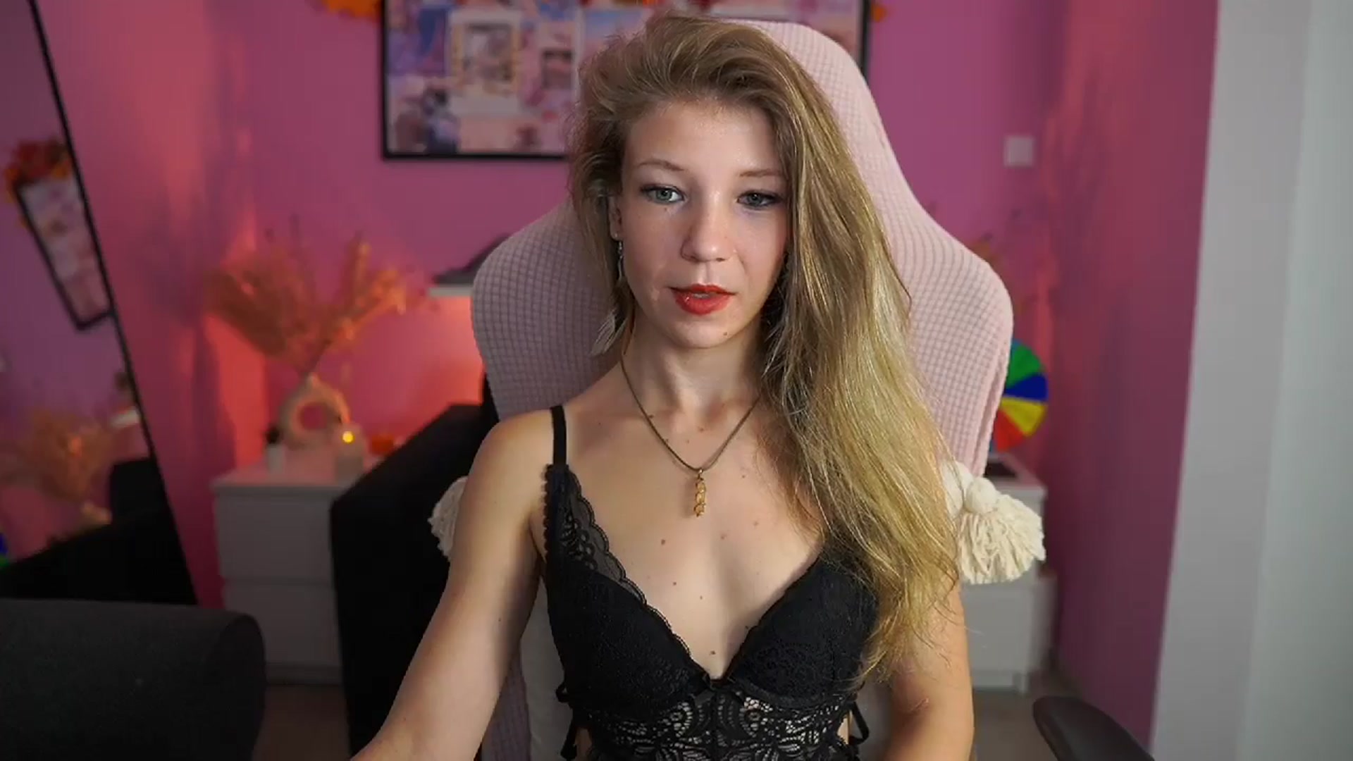 Gallery image thumbnail from Missicute's myfreecams stream on, 11/13/2025, 21:09 image 10 of 20