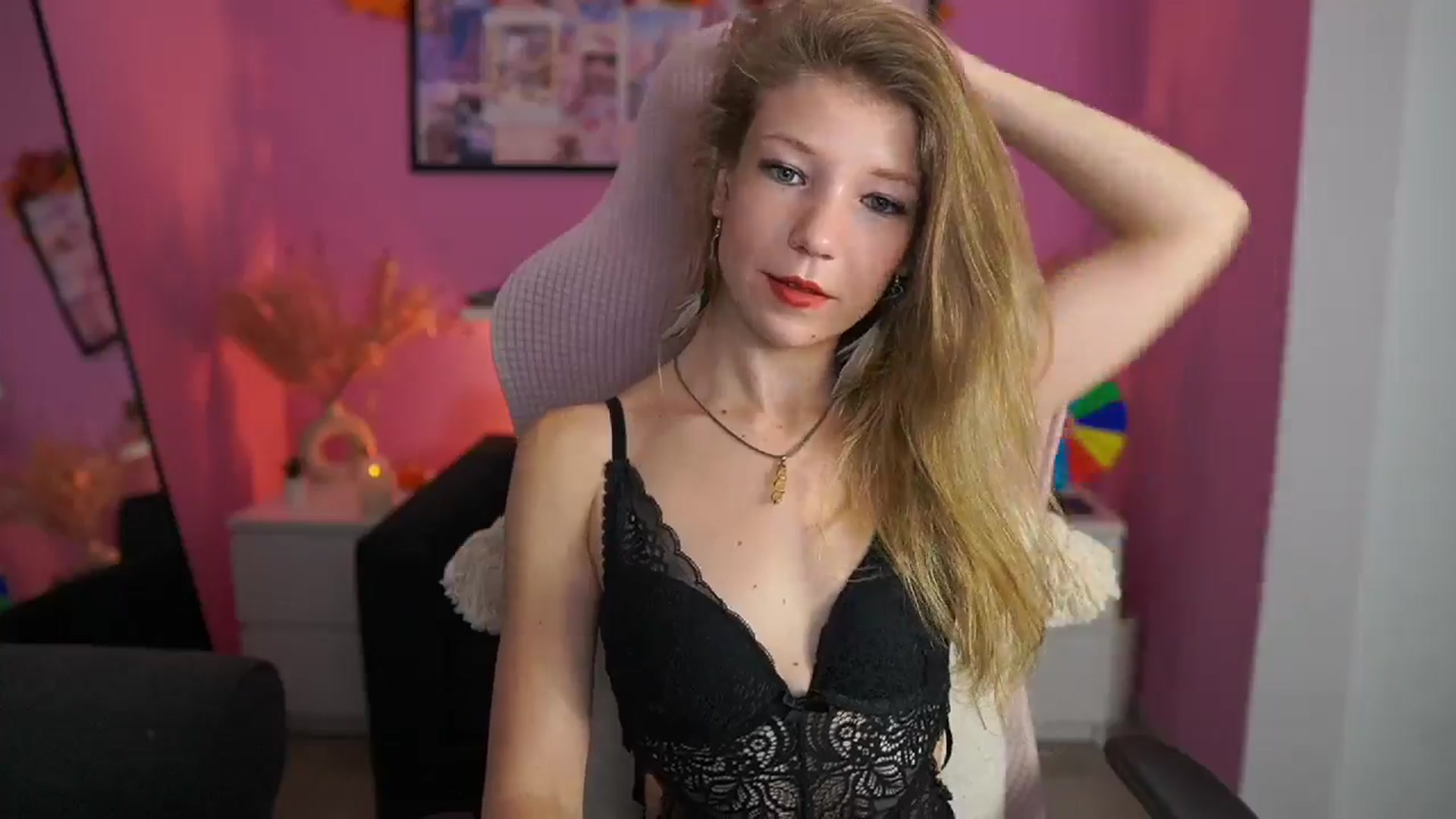 Gallery image thumbnail from Missicute's myfreecams stream on, 11/13/2025, 21:09 image 15 of 20