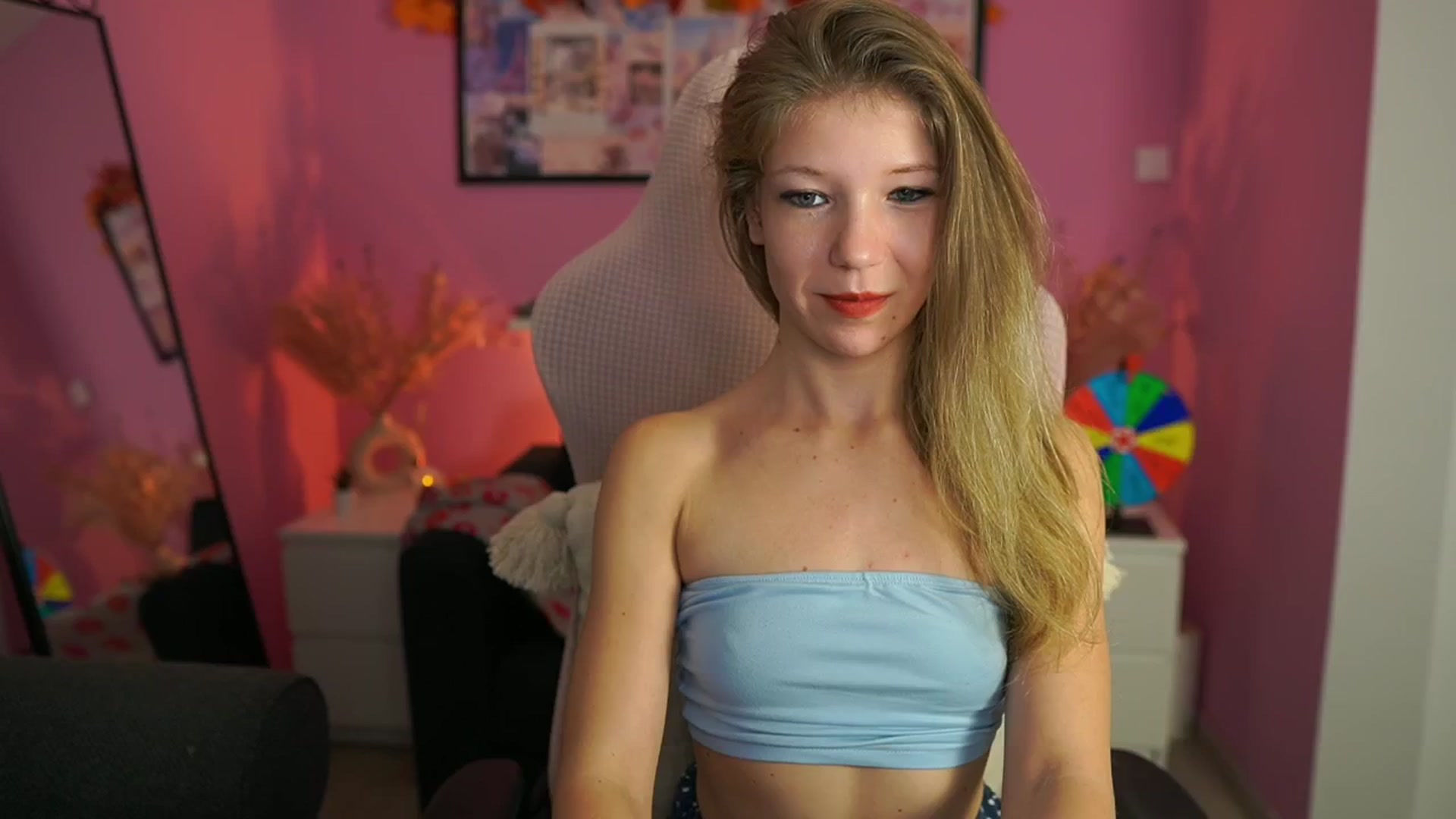 Gallery image thumbnail from Missicute's myfreecams stream on, 11/20/2025, 21:53 image 18 of 20