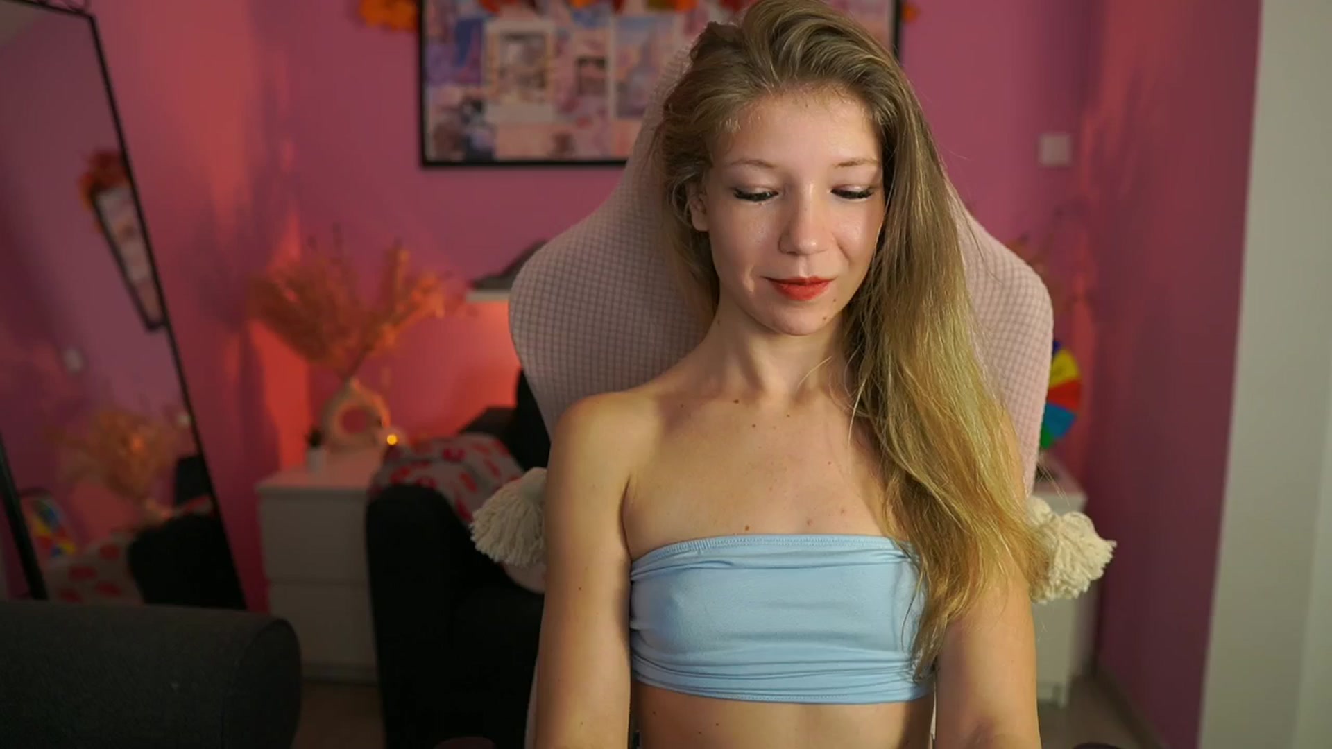 Gallery image thumbnail from Missicute's myfreecams stream on, 11/20/2025, 21:53 image 7 of 20