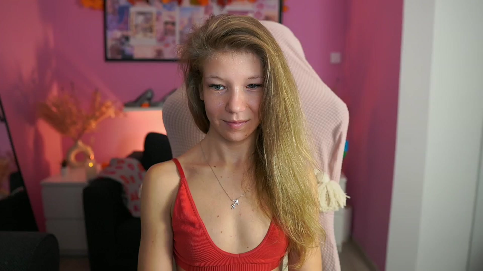 Gallery image thumbnail from Missicute's myfreecams stream on, 11/27/2025, 16:54 image 2 of 20