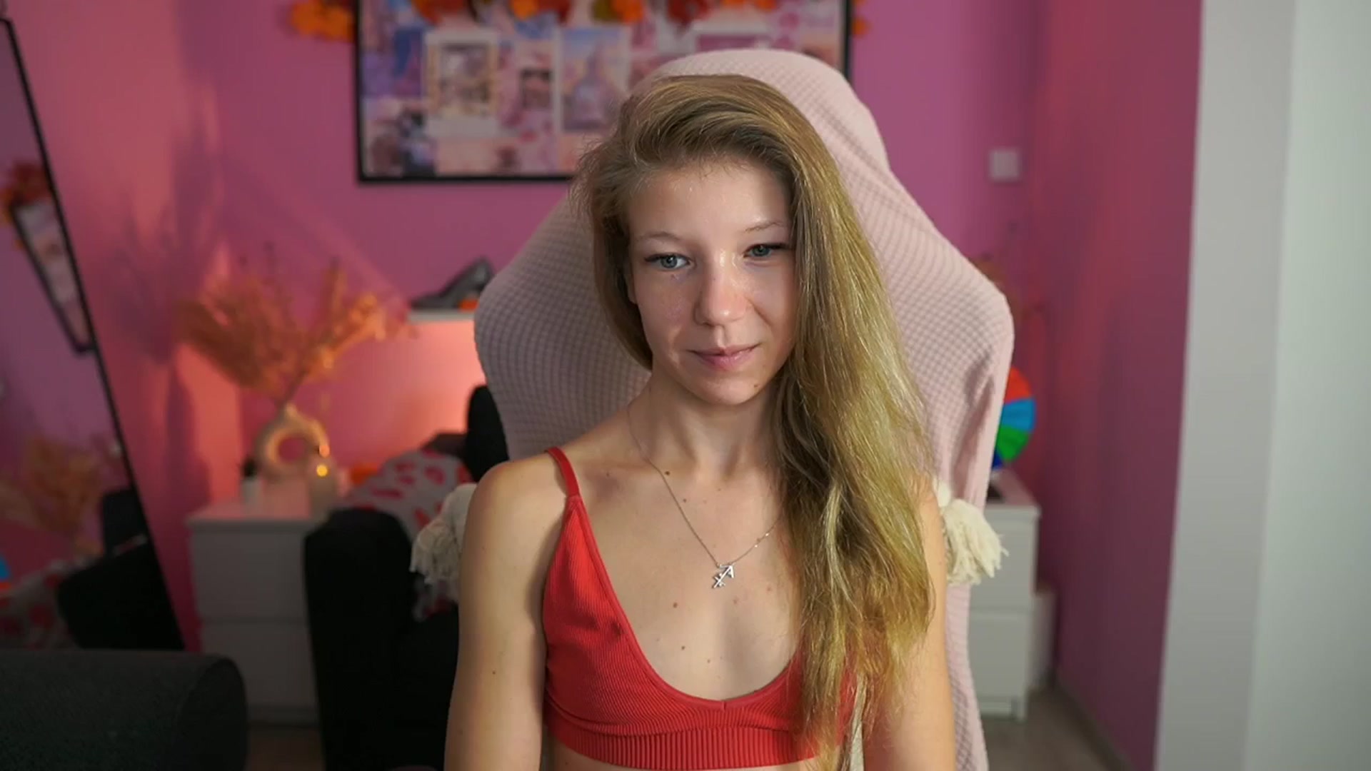 Gallery image thumbnail from Missicute's myfreecams stream on, 11/27/2025, 18:32 image 17 of 20