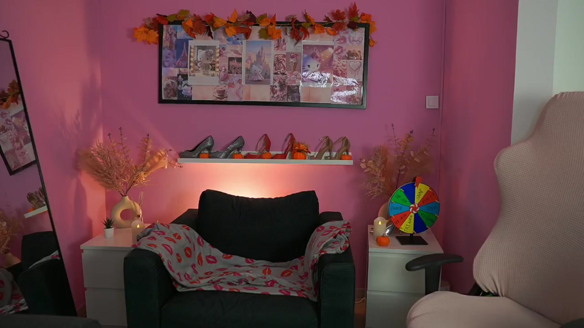 Gallery image thumbnail from Missicute's myfreecams stream on, 12/01/2025, 22:19 image 2 of 20