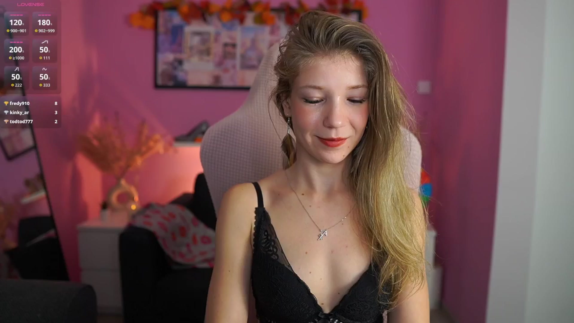 Gallery image thumbnail from Missicute's myfreecams stream on, 12/01/2025, 22:19 image 9 of 20
