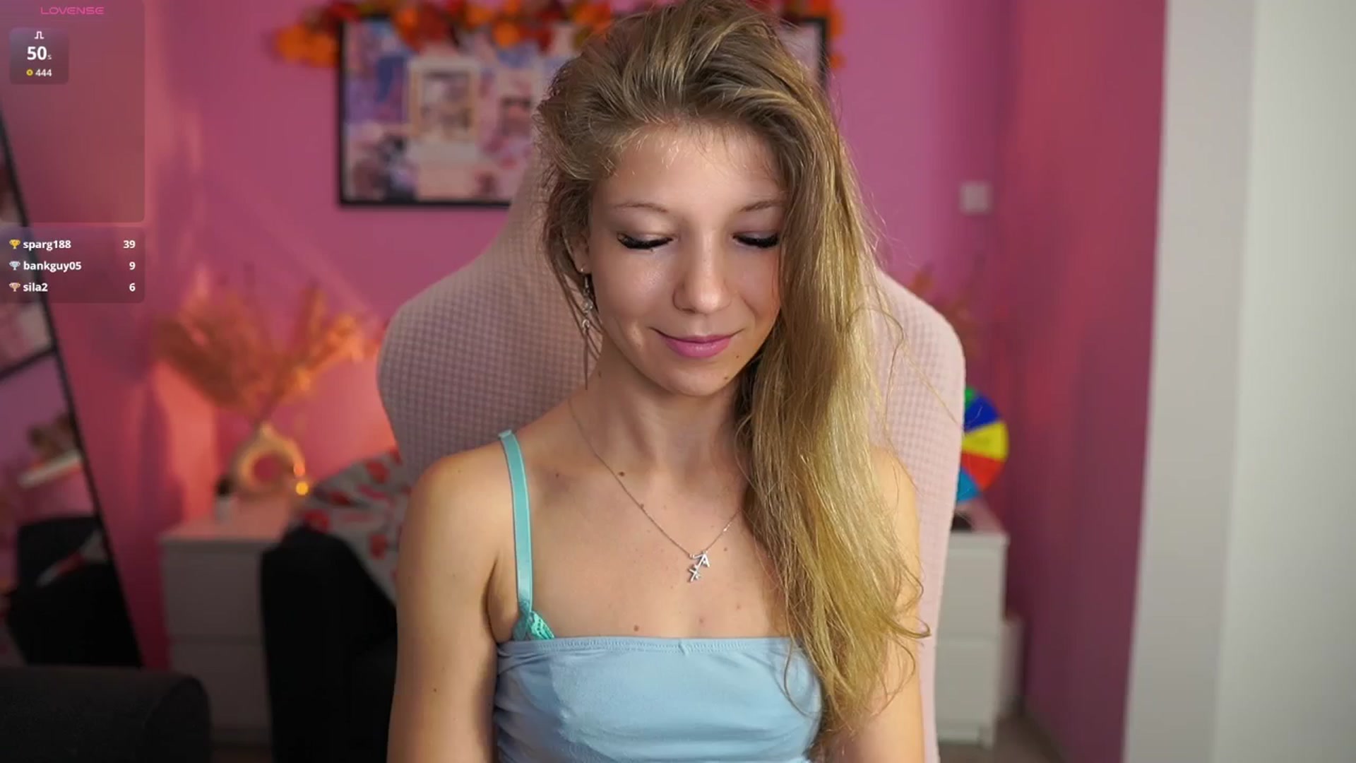 Gallery image thumbnail from Missicute's myfreecams stream on, 12/02/2025, 20:43 image 6 of 20