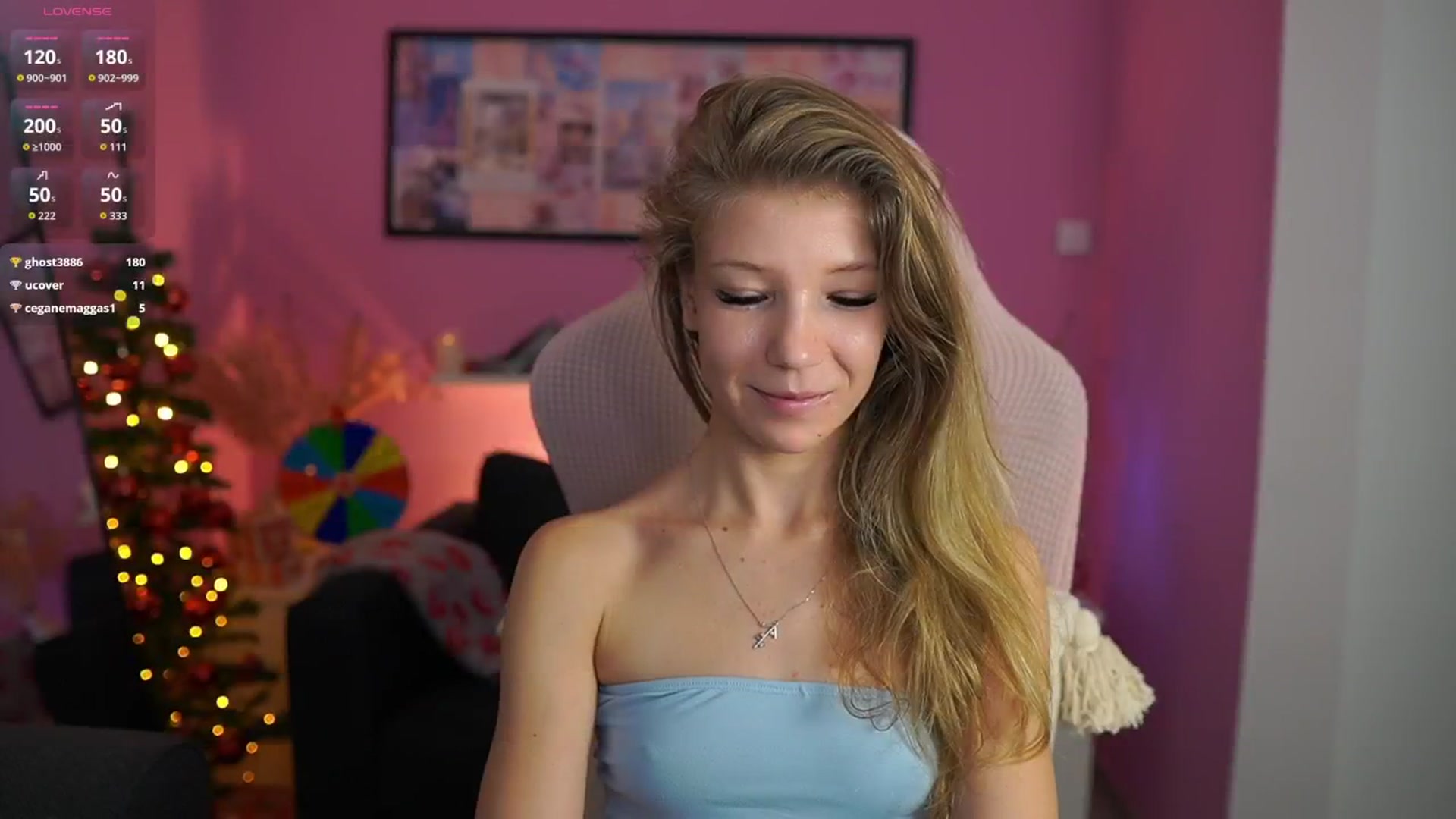 Gallery image thumbnail from Missicute's myfreecams stream on, 12/10/2025, 24:31 image 14 of 20