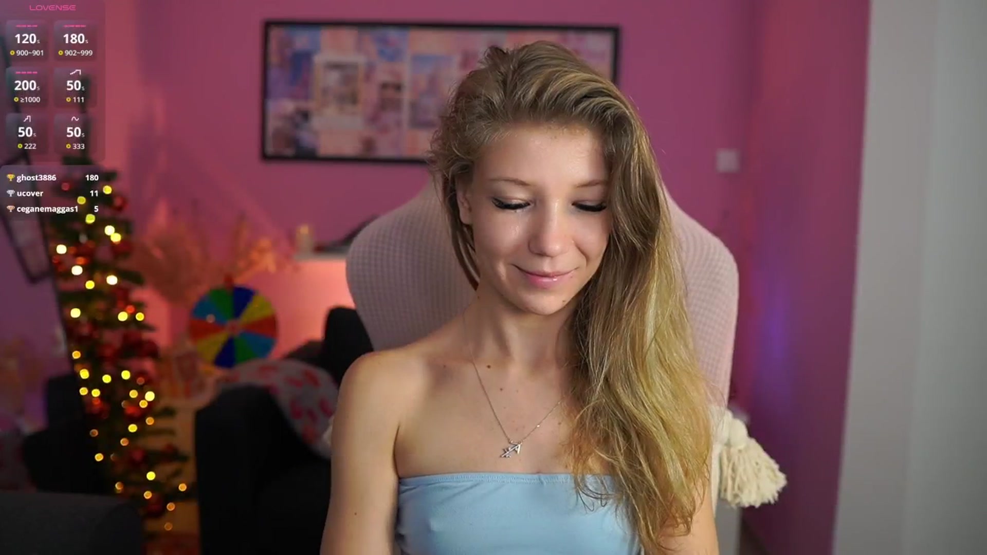 Gallery image thumbnail from Missicute's myfreecams stream on, 12/10/2025, 24:31 image 11 of 20