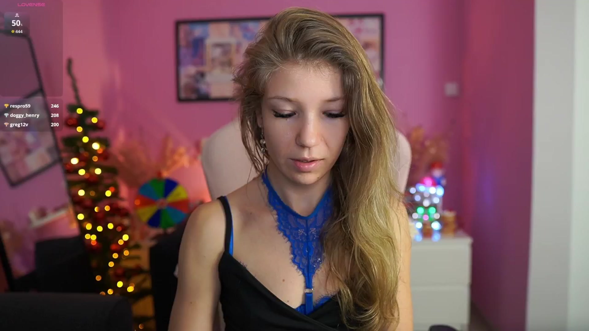 Gallery image thumbnail from Missicute's myfreecams stream on, 12/18/2025, 18:59 image 16 of 20