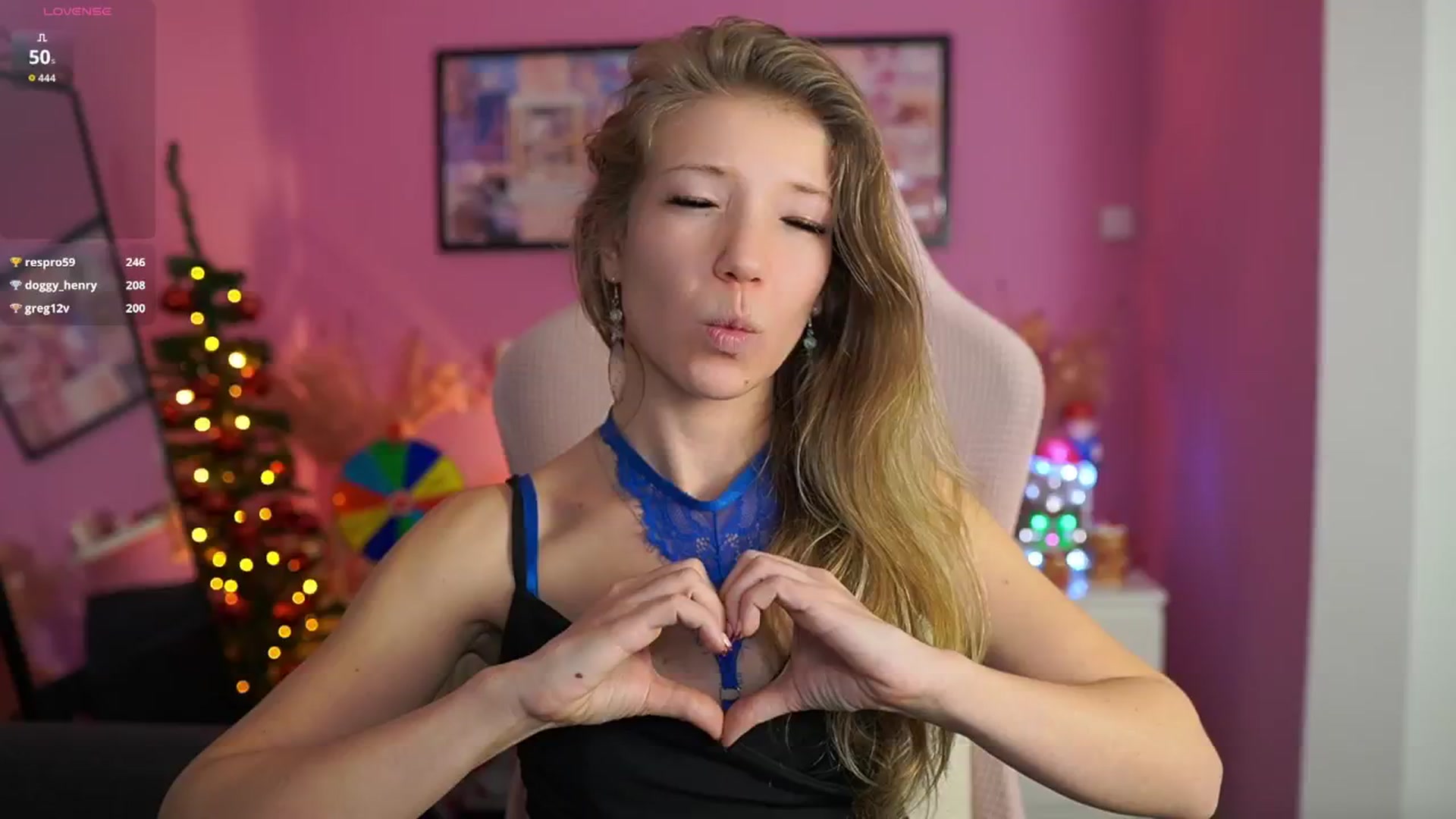 Gallery image thumbnail from Missicute's myfreecams stream on, 12/18/2025, 18:59 image 7 of 20