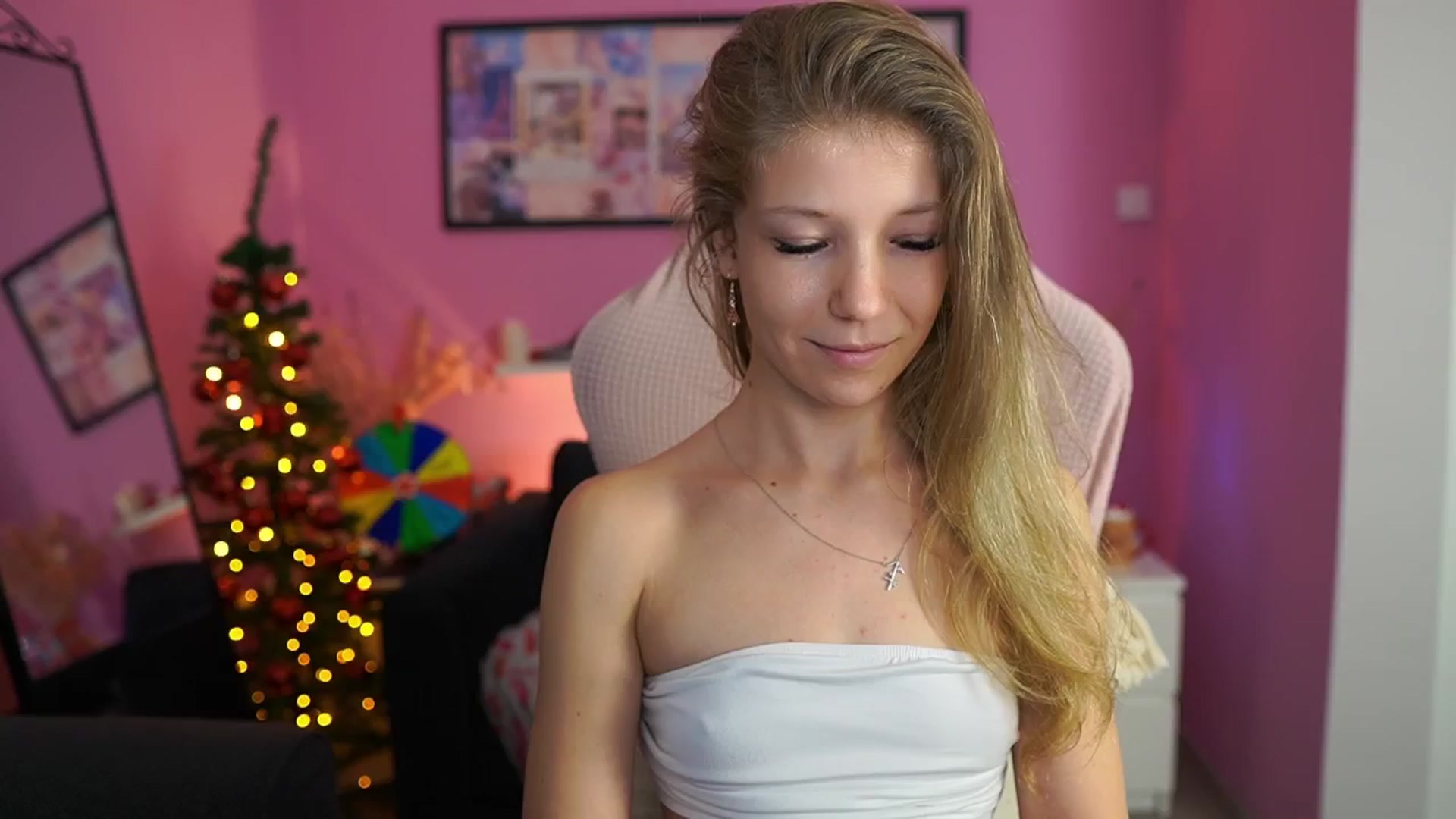 Gallery image thumbnail from Missicute's myfreecams stream on, 12/22/2025, 20:36 image 3 of 20