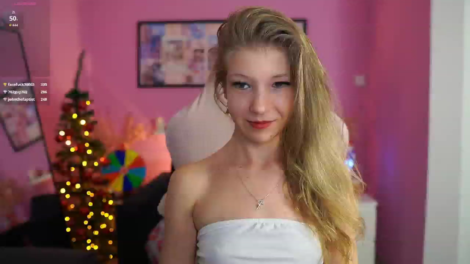 Gallery image thumbnail from Missicute's myfreecams stream on, 12/23/2025, 01:33 image 17 of 20