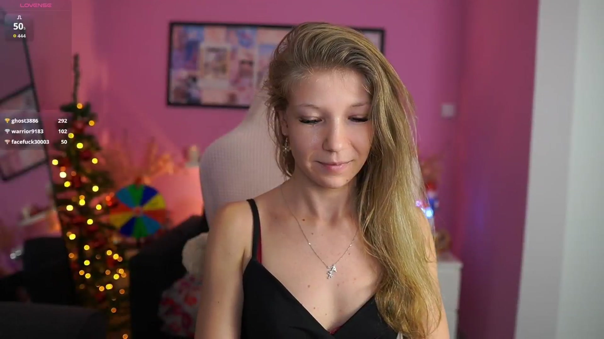 Gallery image thumbnail from Missicute's myfreecams stream on, 12/28/2025, 23:52 image 12 of 20