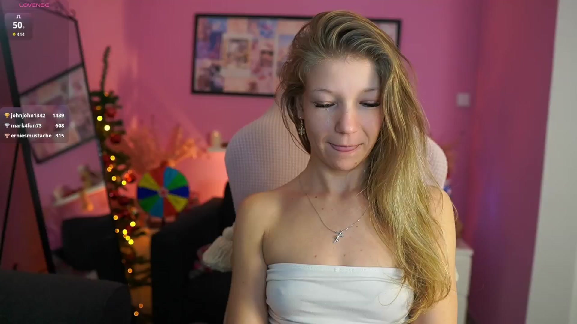 Gallery image thumbnail from Missicute's myfreecams stream on, 12/30/2025, 23:16 image 17 of 20
