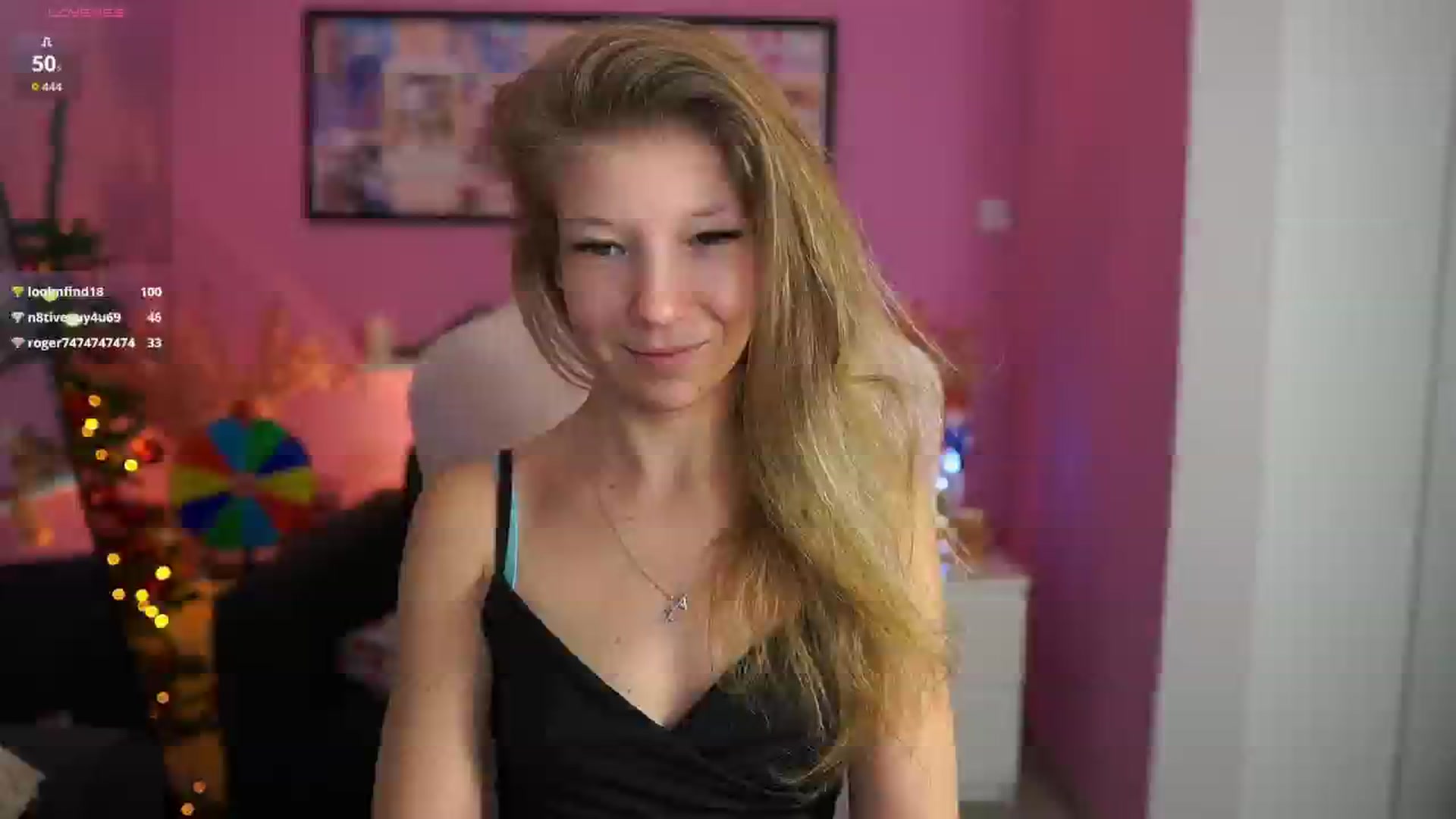 Gallery image thumbnail from Missicute's myfreecams stream on, 12/31/2025, 18:07 image 14 of 20