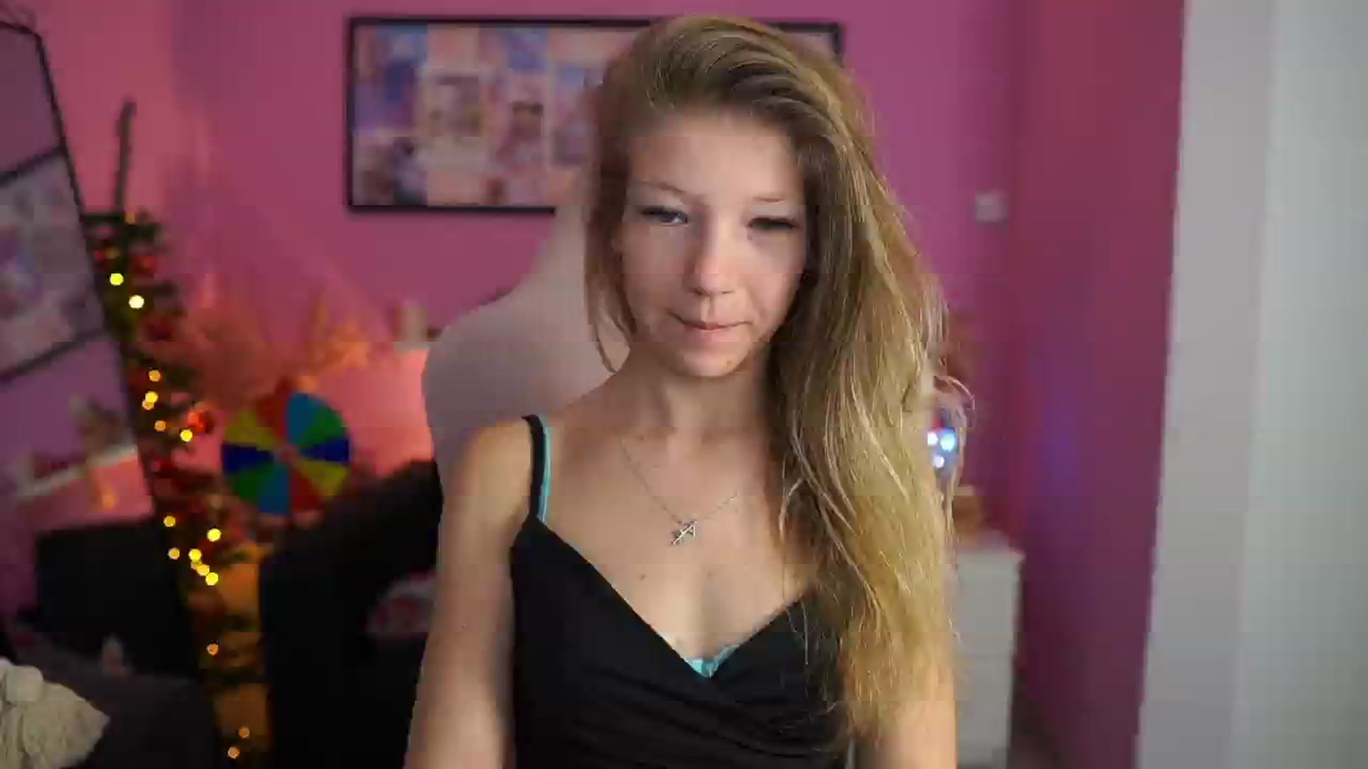 Gallery image thumbnail from Missicute's myfreecams stream on, 12/31/2025, 18:07 image 2 of 20