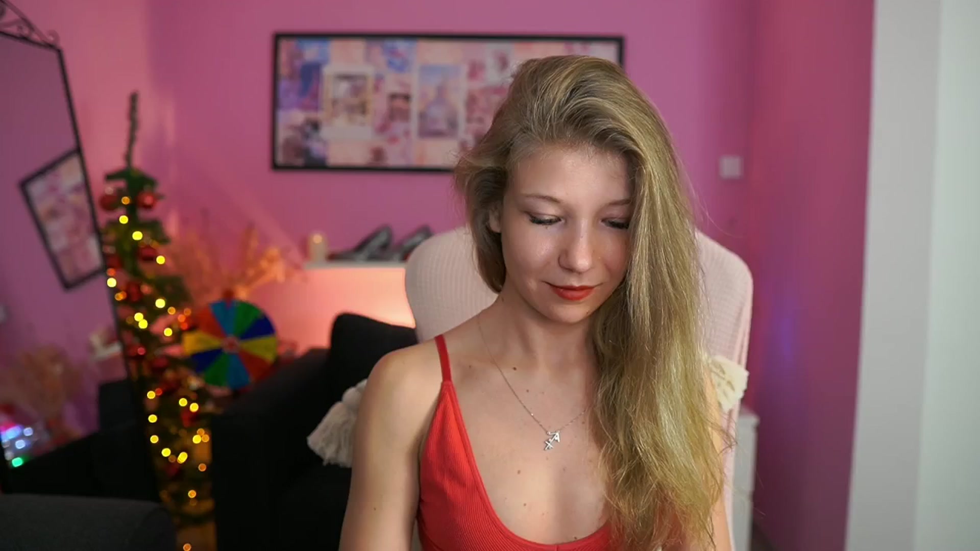 Gallery image thumbnail from Missicute's myfreecams stream on, 01/06/2026, 20:35 image 5 of 20