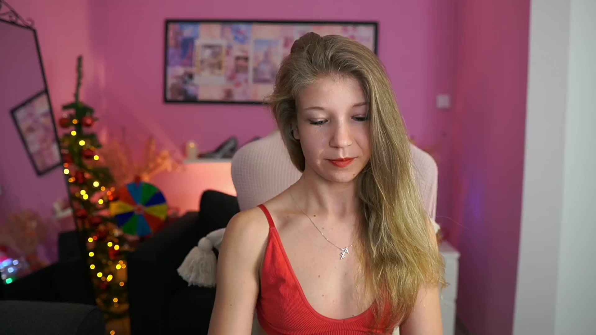 Gallery image thumbnail from Missicute's myfreecams stream on, 01/06/2026, 20:35 image 19 of 20