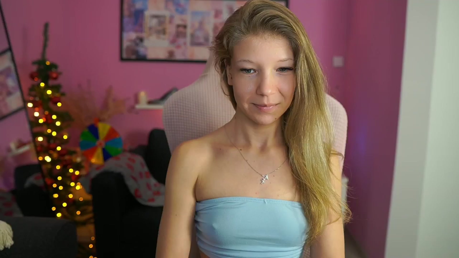 Gallery image thumbnail from Missicute's myfreecams stream on, 01/08/2026, 14:52 image 8 of 20