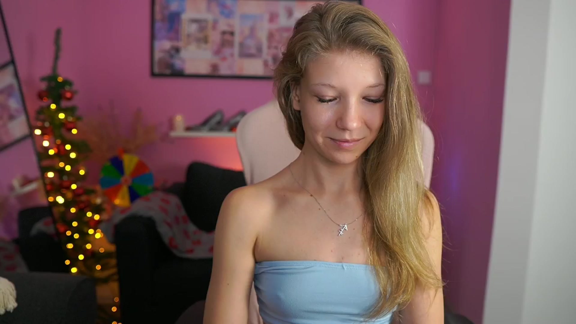 Gallery image thumbnail from Missicute's myfreecams stream on, 01/08/2026, 14:52 image 17 of 20