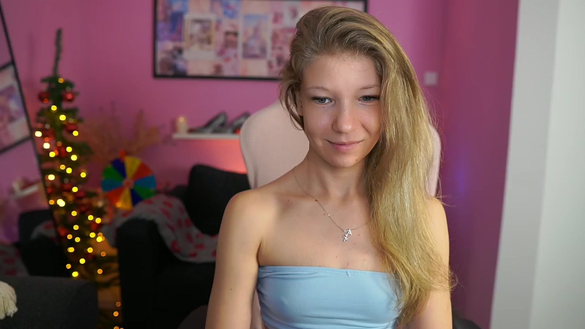 Gallery image thumbnail from Missicute's myfreecams stream on, 01/08/2026, 14:52 image 19 of 20