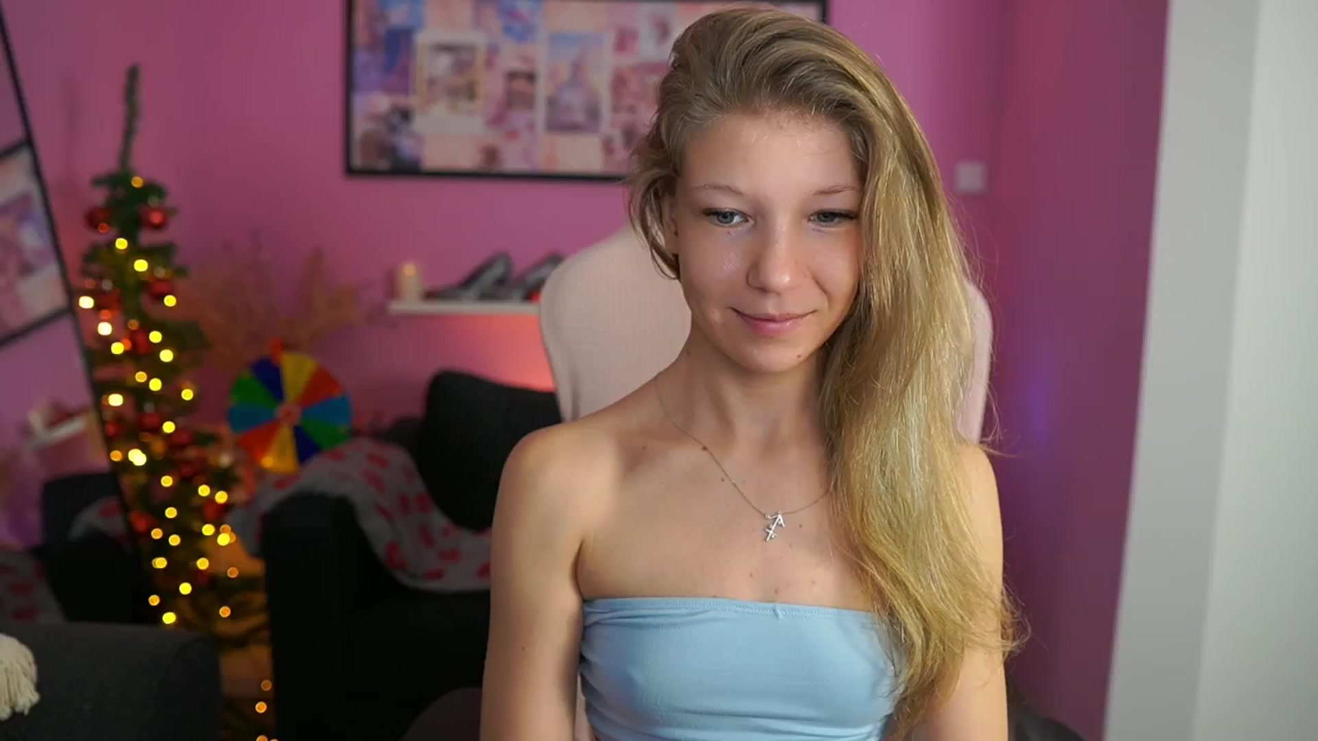 Gallery image thumbnail from Missicute's myfreecams stream on, 01/08/2026, 14:52 image 18 of 20