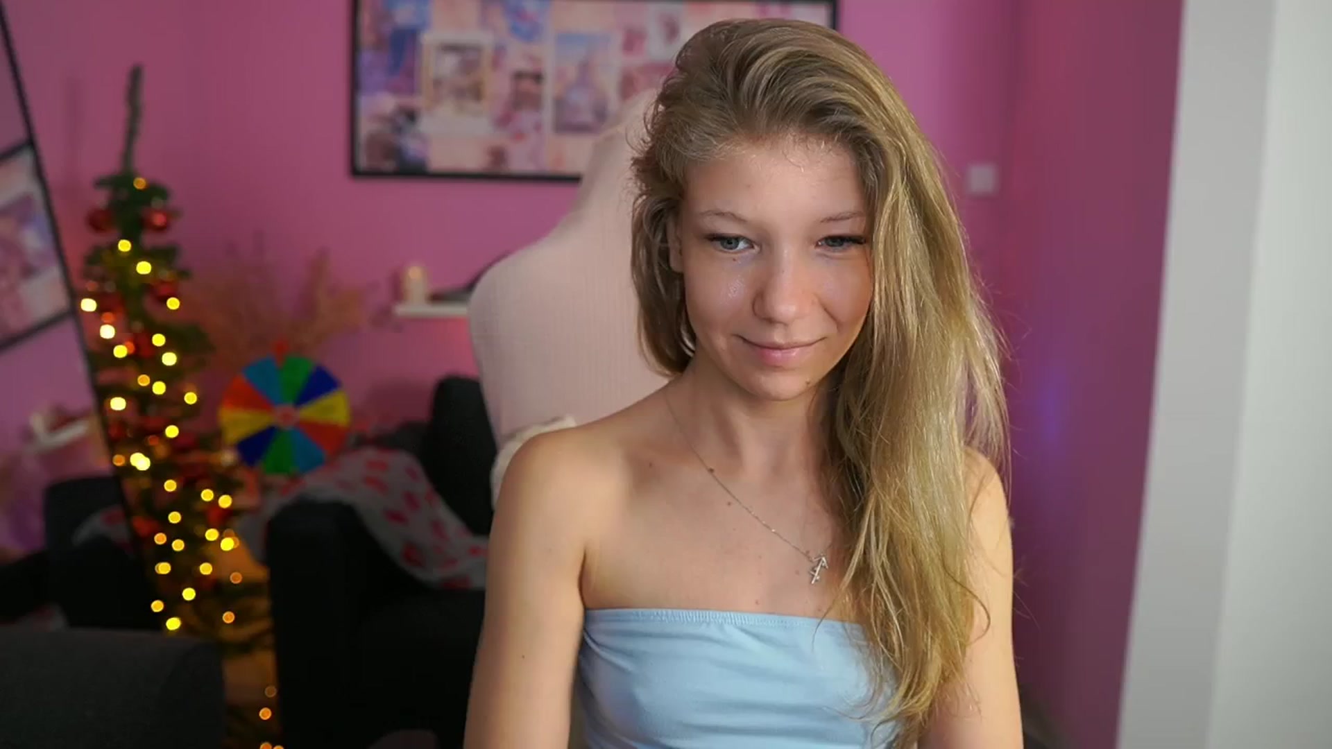 Gallery image thumbnail from Missicute's myfreecams stream on, 01/08/2026, 18:49 image 1 of 20