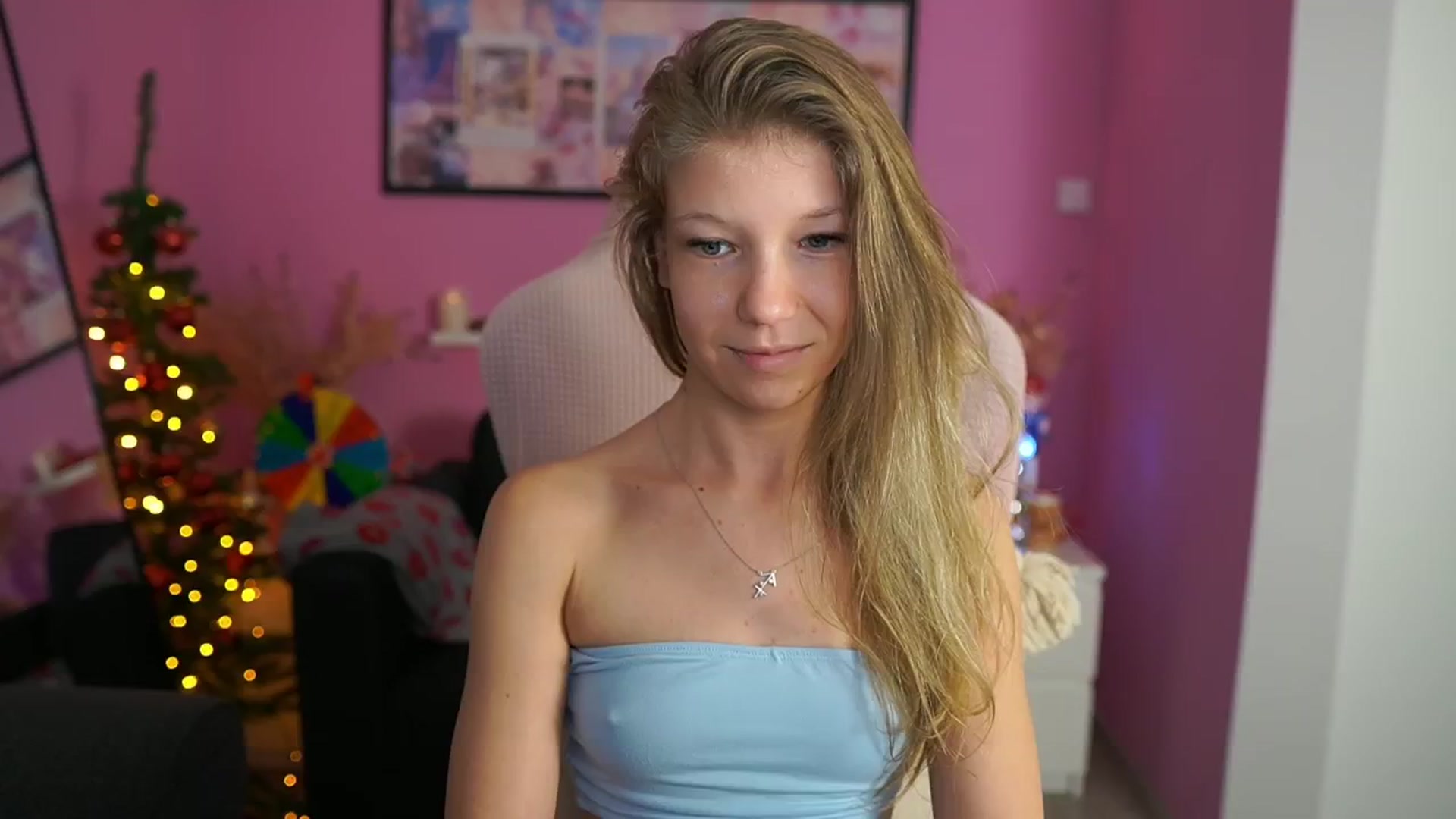 Gallery image thumbnail from Missicute's myfreecams stream on, 01/08/2026, 18:49 image 18 of 20