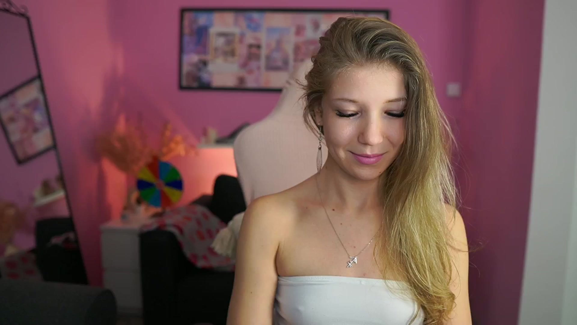 Gallery image thumbnail from Missicute's myfreecams stream on, 01/18/2026, 22:40 image 20 of 20
