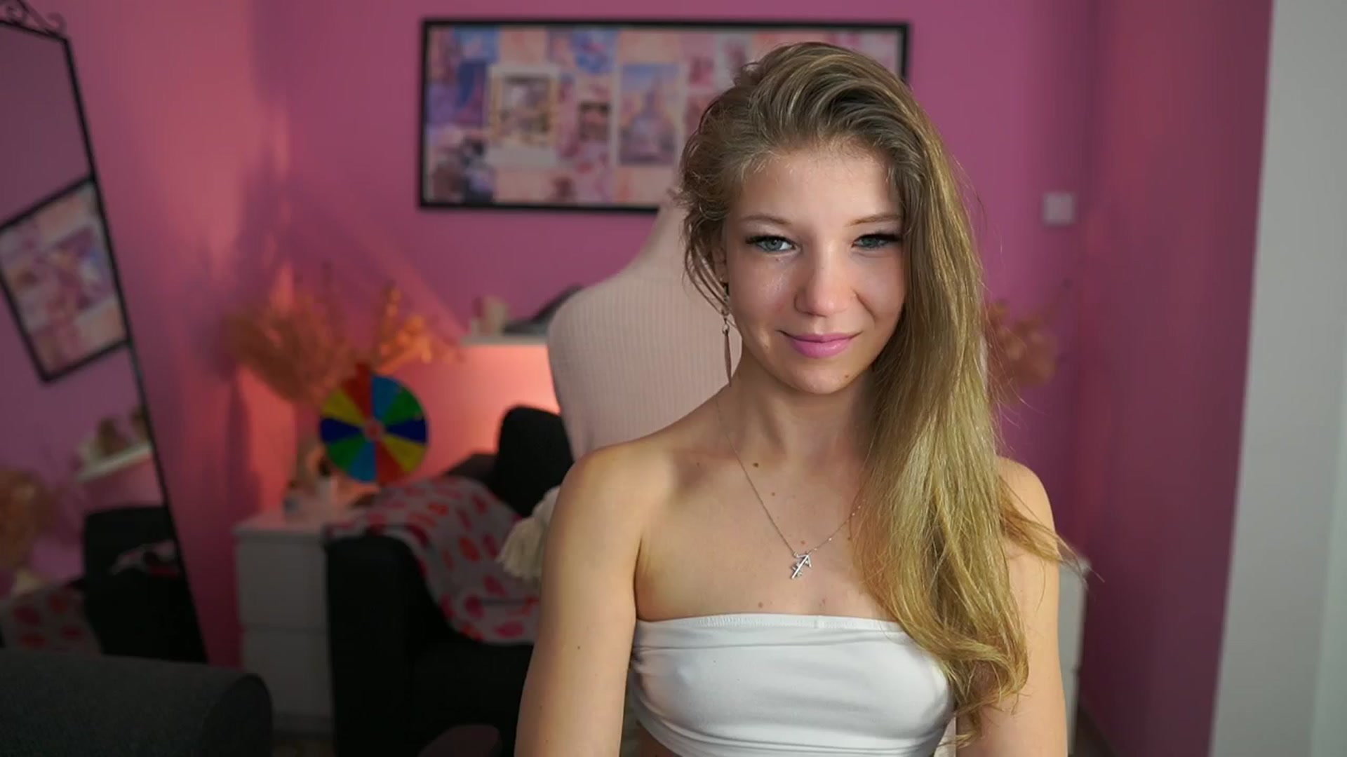 Gallery image thumbnail from Missicute's myfreecams stream on, 01/18/2026, 22:40 image 17 of 20