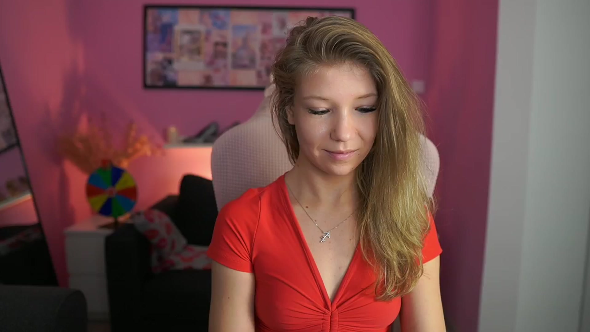 Gallery image thumbnail from Missicute's myfreecams stream on, 01/30/2026, 18:03 image 13 of 20