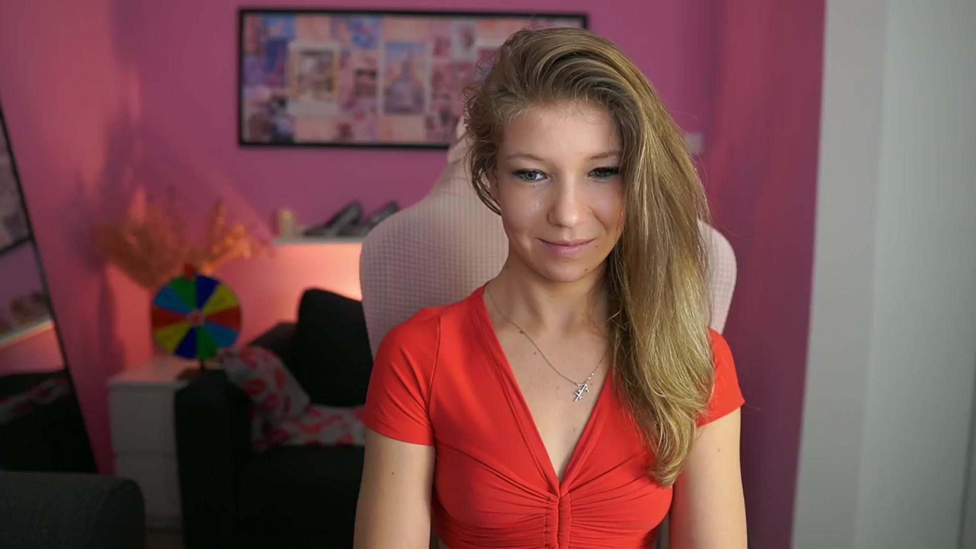 Gallery image thumbnail from Missicute's myfreecams stream on, 01/30/2026, 18:03 image 18 of 20