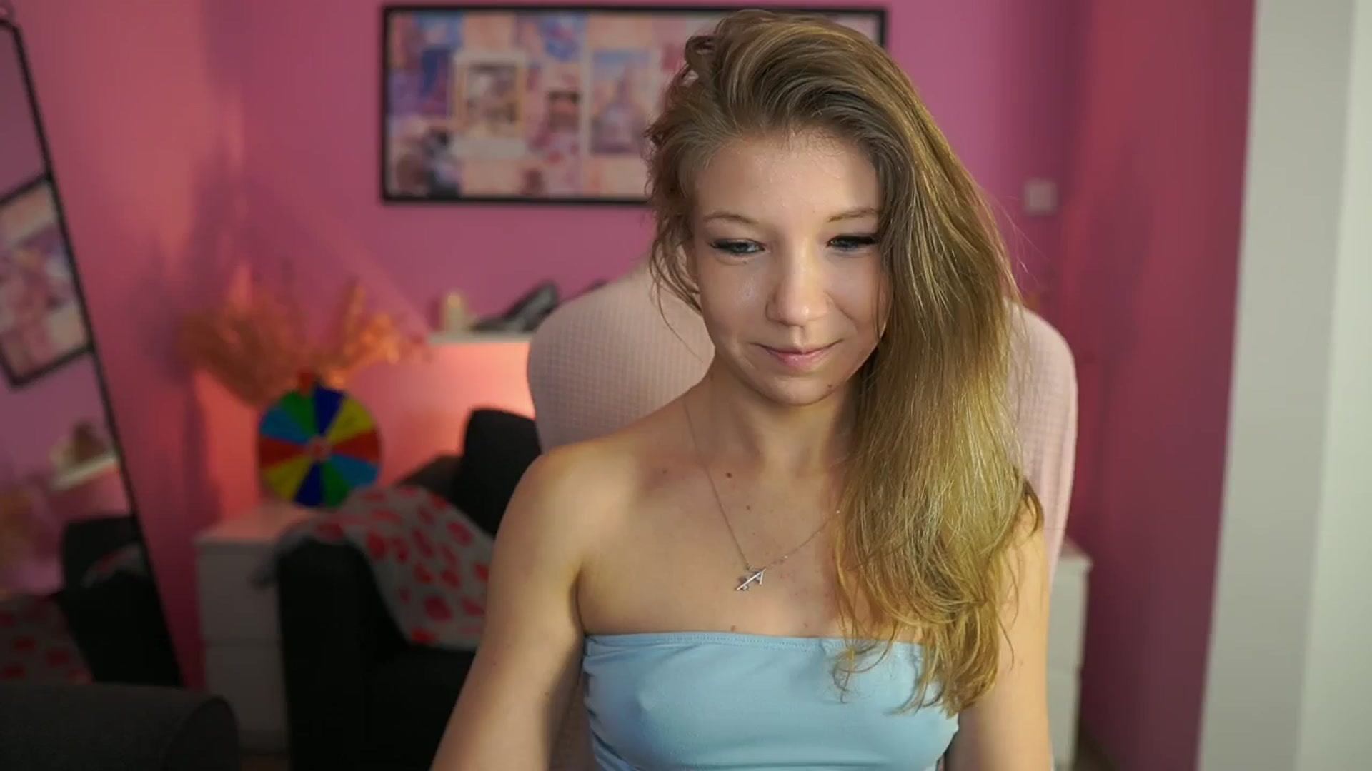 Gallery image thumbnail from Missicute's myfreecams stream on, 02/01/2026, 21:17 image 2 of 20