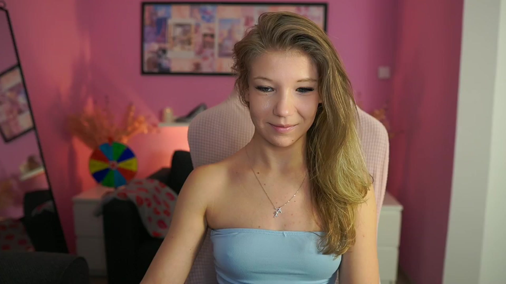 Gallery image thumbnail from Missicute's myfreecams stream on, 02/01/2026, 21:17 image 10 of 20